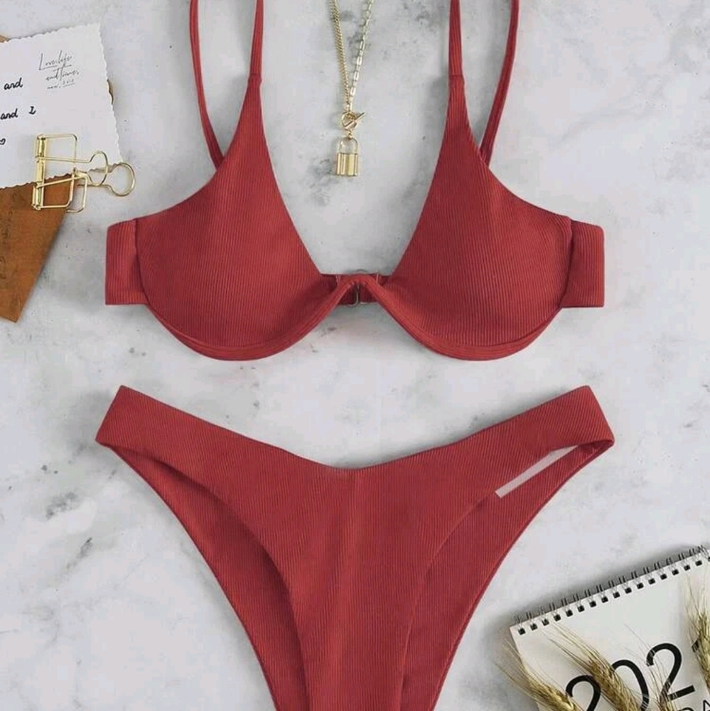 NWT- Shein Ribbed Bikini- Burgandy- S(US 4)